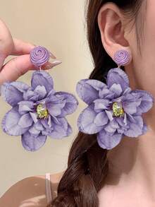 Hoa tai kiểu cổ điển dành cho nữ, phù hợp với phong cách nghỉ mát biển, với thiết kế hoa tai cầu kỳ. - Bông tai hình hoa - Xem 8