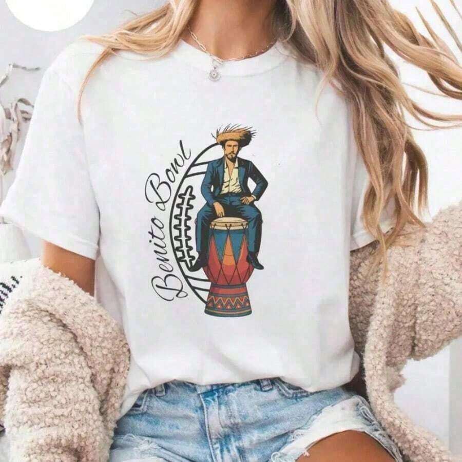 Summer Tops2026Valentine Outfits For WomenWomen's And Men's Bunny Football Bad Benito Shirt, Bunny Bowl 2026 Halftime Show, Puerto Rico Bowl TShirt, Retro Concert Graphic Top, Gift TeeLoose And Comfortablebenito Bowl Topssummer Clothes - 白色 2 - 查看 1