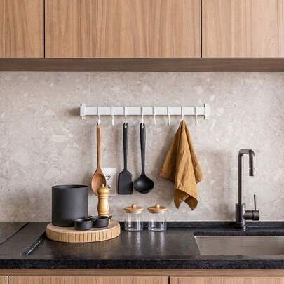 Porta Utensílios Cozinha 40cm com 8 Ganchos Ajustáveis Móveis Suporte Parede Organizador Multiuso Prático