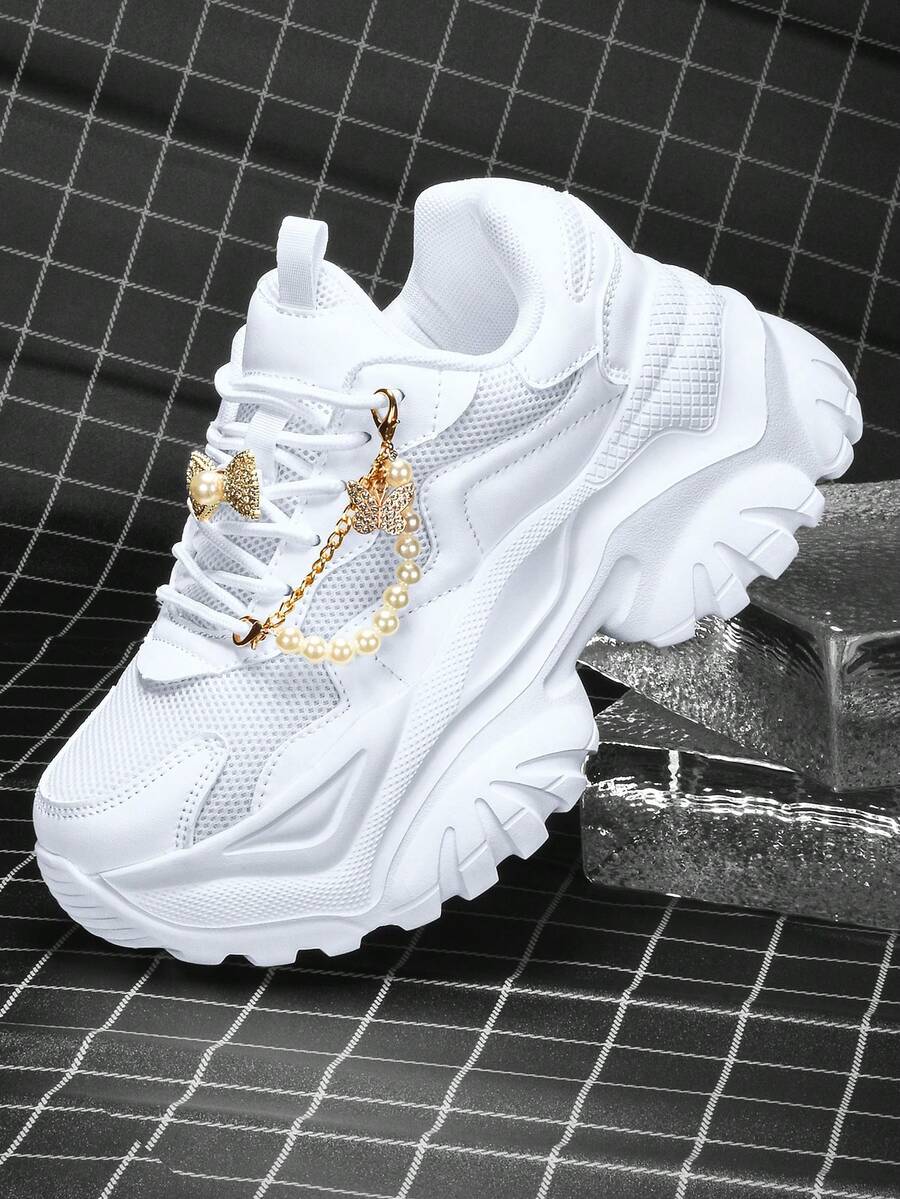 女士时尚休闲鞋，加大码白色鞋，甜美奢华风格，适合女学生、通勤、购物、约会等场合，增高7厘米，EVA轻便厚底厚底运动鞋，饰以金色水钻蝴蝶和珍珠配件，透气滑板鞋，四季皆宜。