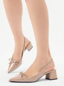Women's Pointed-Toe High-Heeled Sandals, Made Of Glossy Synthetic Leather, Adorned With A Bow, Featuring A Chunky Heel, Open Back, And Ankle Strap Slip-On Design. Perfect For Dates, Parties, And Valentine's Day. - 杏色 - 查看 2