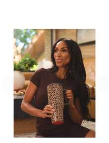 HYDRO-JUG, 40OZ, Leopard Print, Blair, Stainless Steel Straw Insulated Cup. Two Models: A Large Capacity Insulated Mug With Vacuum Insulation, Featuring A Handle, Straw, And Leak-Proof Lid. The Two Designs Are Exquisite: The Leopard Print Version Is Wild And Showcases Individuality; The Blair Pattern Version Is Retro And Youthful, Gentle And Versatile. It Has Long-Lasting Temperature Retention, Is Sealed And Leak-Proof, And Is Portable For Travel. It Is Suitable For All Scenarios Such As School, Workplace, Outdoor Activities, Home, Fitness, And Travel, And Can Be Used By All Types Of People. It Is A Holiday Gift, Birthday Present, Beautiful And Practical, And Very Eye-Catching. - 豹紋 - 查看 2