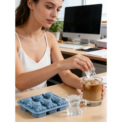 3D Cute Cow Shaped Silicone Tray - Adorable Mold For Beverages, Cocktails, Baking, Suitable For Whiskey, Cocktails And Baking, Silicone Mold, Also Suitable For Easter And Holiday Decorations