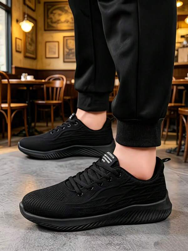 Giày thể thao nam lưới đen mới năm 2026, giày sneaker thường ngày thoáng khí, giày công sở đế mềm thoải mái cho mùa hè, xuân và thu.