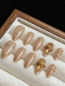 qihangxin 10片手工美甲贴纸，奢华风格，3D立体金色花朵美甲，金色法式甲尖，高端亮白肤色，粉色美甲，金色美甲，短款美甲，杏仁形，假指甲，适合日常佩戴，也是送给爱美女孩的礼物。 - 金色 - 查看 2