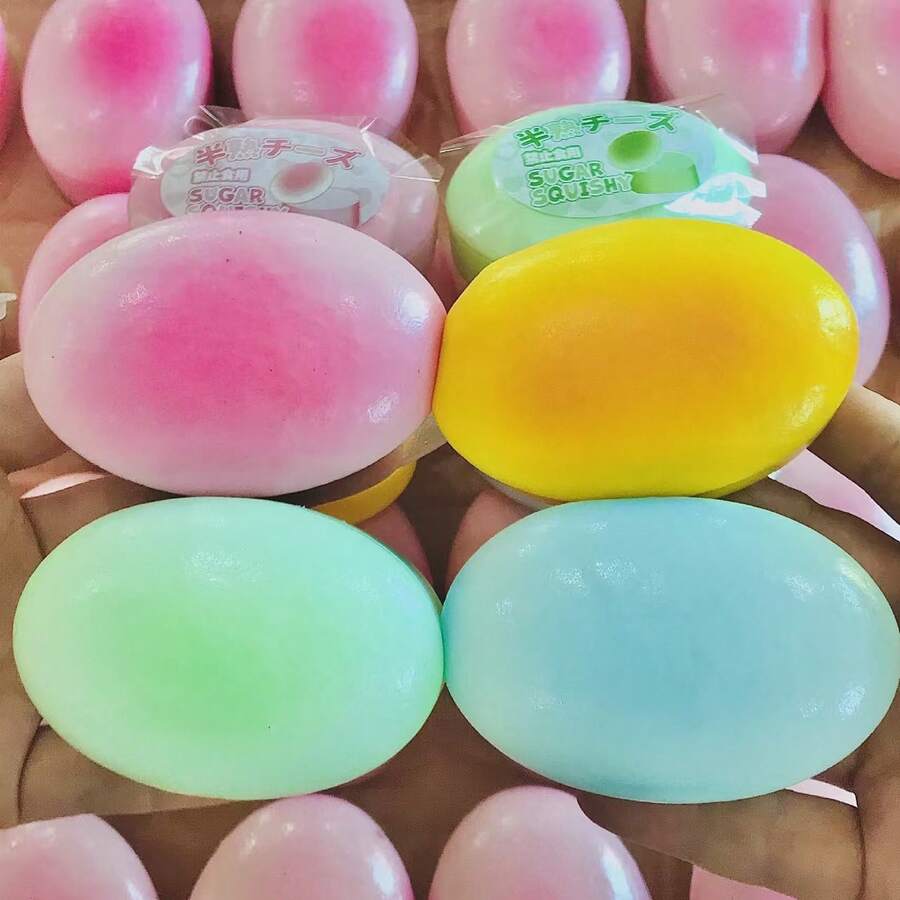 1 pieza Juguete apretable de tarta de queso - Juguete antiestrés de rebote lento - Regalo de cumpleaños/festividad/Pascua/Halloween/Día de San Valentín/Navidad - Juguete de novedad