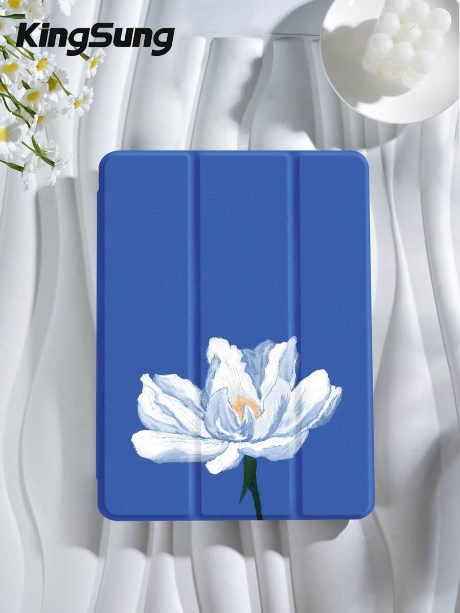 Kingsung 蓝底白牡丹花纹平板电脑保护套，兼容 iPad Air 8 (M4) 2026 (11 英寸)、Air 8 (M4) 2026 (13 英寸)、9.7/10.2/10.5/10.9/12.9 英寸/Pro 11、第十代、Air 8 (M4) 2026 (11/13 英寸)，也适用于 Galaxy Tab S6 Lite 10.4 英寸。提供防摔保护、智能支架/自动唤醒/睡眠功能，也适用于 Kindle Paperwhite 第十二代 2024 款和 Kindle 第十一代 2022 款。