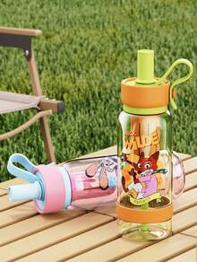 迪士尼疯狂动物城750毫升塑料吸管水瓶，采用Tritan材质，配有可拆卸硅胶吸管、防漏密封圈和挂绳，颜色持久耐用，轻巧不易碎，易于清洁，适合居家、户外、旅行、运动等各种场合，是送给迪士尼粉丝、家人、朋友和同事的理想礼物。 - 彩色 - 查看 5