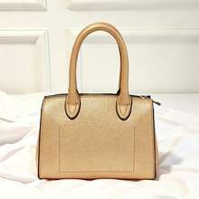A Stylish Small Square Handbag With A Clasp, Perfect For Evening Outings. This Elegant Crossbody Bag Features A Chic Chain Strap. This Versatile, Casual Women's Bag Is The Ideal Gift For Women Attending Parties Or Dates. - Vàng - Xem 3