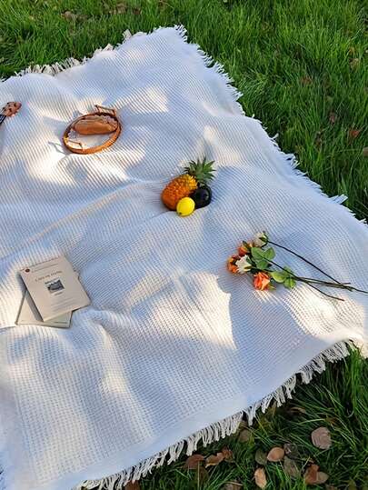 1pc Extra Large Soft Beach Towel Picnic Mat, Elegant White Plaid Rectangular Picnic Blanket, Outdoor Portable Travel Picnic Cloth, Thickened Picnic Mat Camping Blanket, Coffee Table Cloth Tasseled Dust-Proof Tablecloth, Waterproof Beach Blanket, Outdoor Garden Tent Mat, Photography Backdrop, Picnic Accessories, Holiday Party Decor