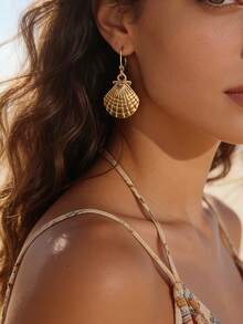 1 Pair Women's European And American Style 3D Grid Shell Dangle Earrings, Luxury Ocean Element Exaggerated Earrings - Yellow Gold - View 3
