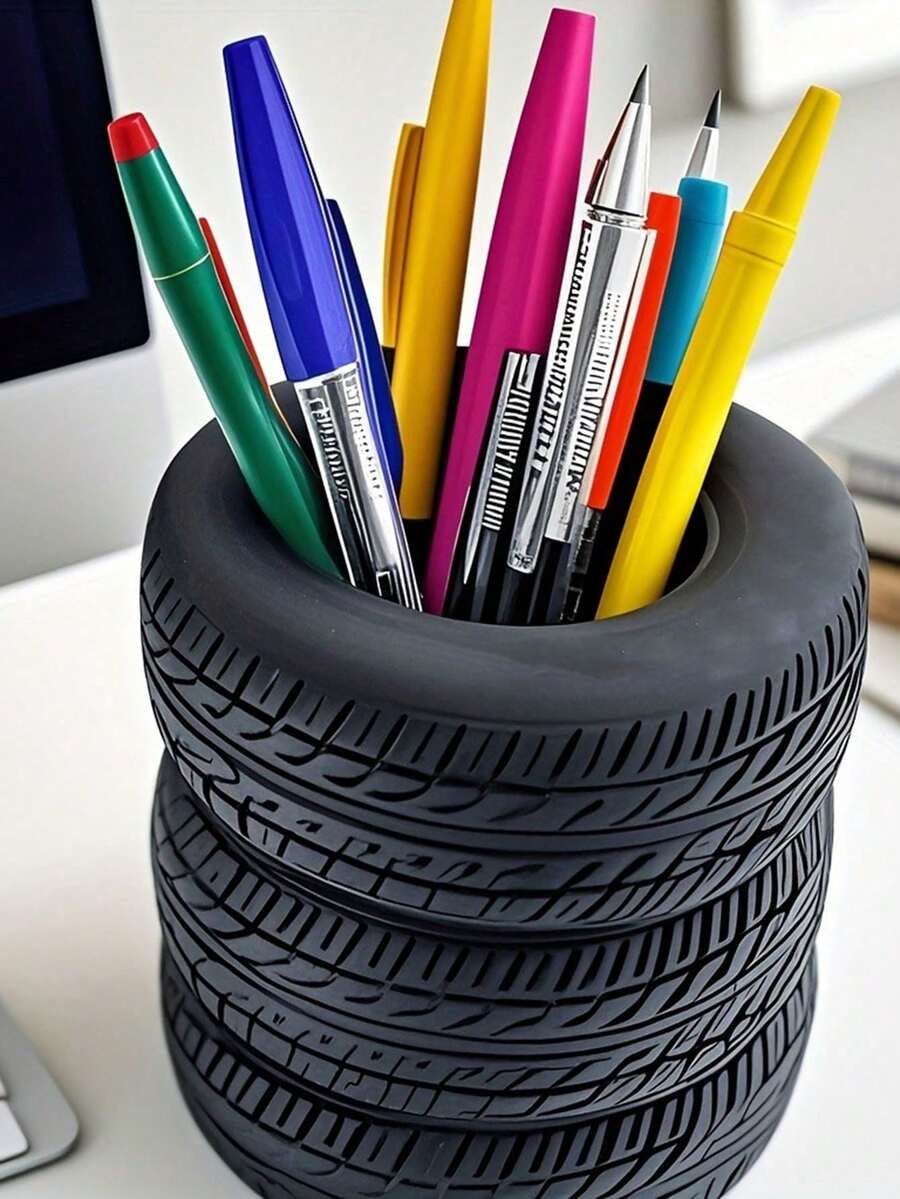 1 chiếc hộp đựng bút hình lốp xe ngộ nghĩnh - Chất liệu PVC đen bền chắc với họa tiết chữ cái, dụng cụ sắp xếp bàn làm việc phù hợp cho trường học và văn phòng. - 1PC - Xem 1
