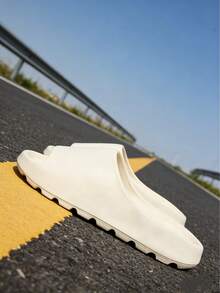 Dép đi trong nhà 4 mùa cho nam, dép sandal đế dày kẻ sọc đen, dép đi biển unisex. - Màu be - Xem 5