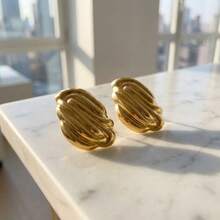 Damen Edelstahl strukturierte Ohrstecker, goldene wellige gekräuselte asymmetrische Hängeohrringe, Alltagsschmuck, Feiertagszubehör - Gold - Übersicht 4