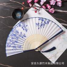 1把23厘米中式7英寸亚麻折扇，木骨竹扇，适合展示、舞蹈、送礼，扇孔随机 - 彩色 - 查看 16