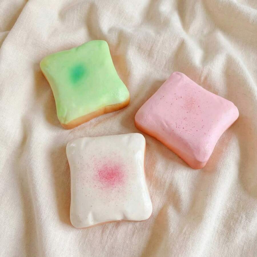 逼真吐司面包挤压玩具套装:可爱慢回弹减压手指玩具,柔软食物造型挤压玩具,适合青少年和成人,不粘手感官玩具,缓解焦虑,是婚礼季和母亲节的完美礼物。 - 彩色 - 查看 1