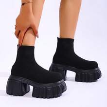 Botas de calcetín con suela gruesa de estilo europeo y americano para mujeres, botas de tobillo transpirables con suela de plataforma, botas de tobillo elásticas negras, nuevas botas de cuña de suela gruesa 2026, aumentan la altura y estilizan - Negro - Ver 4