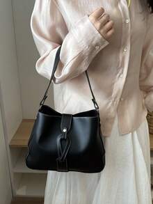 Minimalist Bucket Bag, Fashionable Shoulder Bag, High-Quality Commuter Handbag, Luxury Crossbody Bag - Black - View 2
