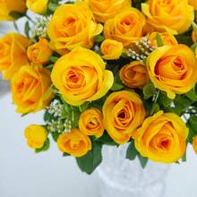 1PC Artificial Rose Bouquet Valentine's Day Gift Wedding Decoration DIY Wreath Material, Bridal Handheld Flower Accessories, Wedding Car Decoration, Door Lintel Arch Decoration, Home, Restaurant, Bedroom, Vase Decoration, Birthday Party Decoration Material New Year's Gift, Valentine's Day, Graduation Gift - Yellow - View 8