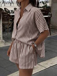 VIVINA 女士时尚休闲度假套装，亚麻质感条纹翻领连体裤搭配短袖开衫和松紧腰带口袋短裤，两件套，适合女士夏季户外/旅行。 - 棕色 - 查看 4
