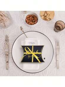 Bộ 50 hộp giấy Kraft đen hình gối, hộp quà kẹo, kèm ruy băng vàng, thích hợp làm quà cưới, quà tặng tiệc tùng, sinh nhật, lễ tốt nghiệp, quà cảm ơn, quà lưu niệm tốt nghiệp, quà cưới, quà tặng cô dâu. - nhiều màu - Xem 6