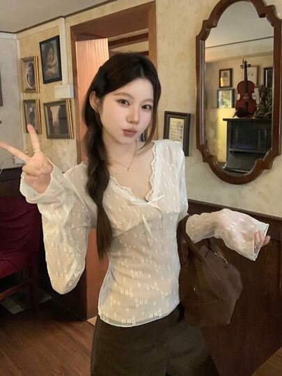 Áo thun dài tay cổ chữ V viền ren kiểu Pháp thanh lịch dành cho nữ, áo crop top ôm dáng kiểu BM thắt nơ mùa thu.