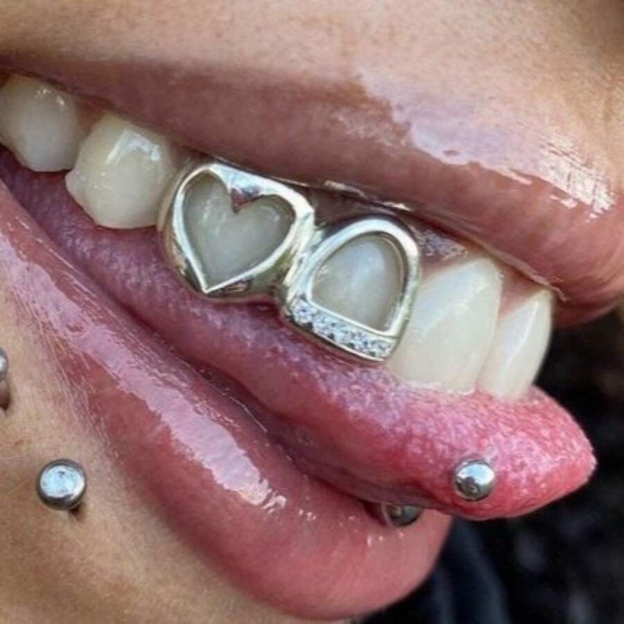 A Heart-Shaped Golden Tooth Set Made Of Double-Layer Synthetic Zirconia, Designed For Everyday Street Hip-Hop Style, Crafted From 316L Stainless Steel - Golden - 查看 1