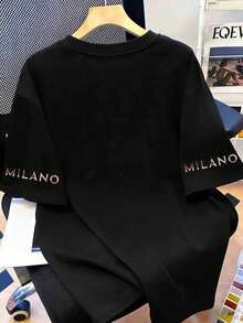 Camiseta de mujer con estampado de letra de Milán, suave y cómoda, uso casual diario para primavera y verano en color negro - Negro - Ver 8