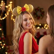 Disney Băng đô tai chuột với nơ đính sequin đỏ – Tai chuột đen biểu tượng dành cho phụ nữ và bé gái, hoàn hảo cho các chuyến đi dã ngoại, công viên giải trí, tiệc tùng và cosplay – Kích thước phù hợp với hầu hết mọi người, phụ kiện du lịch, băng đô cài tóc cho các hoạt động ngoài trời, kỳ nghỉ, du lịch, phụ kiện trang phục và quà tặng. - Nhiều màu - Xem 1