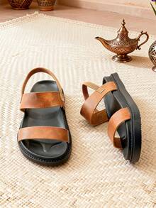 1 par de sandalias de moda para niños, sandalias planas marrones para niñas, diseño deslizante con parte trasera elástica, suela suave antideslizante, adecuadas para salidas de verano, banquetes, fiestas, vacaciones - Marrón - Ver 2
