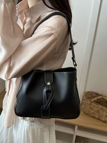 Minimalist Bucket Bag, Fashionable Shoulder Bag, High-Quality Commuter Handbag, Luxury Crossbody Bag - Black - View 4