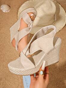 Giày sandal đế xuồng cho nữ, sandal đế xuồng cỡ lớn kiểu Âu và Mỹ, sandal cao gót đế dây thừng thời trang, sandal cao gót đế bằng liền thân kiểu đan chéo. - Màu be - Xem 4