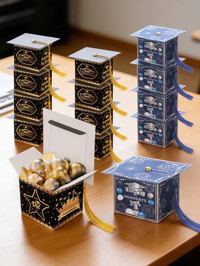 Hộp quà hình mũ tốt nghiệp 6 chiếc, hộp quà tiệc tốt nghiệp, hộp kẹo tốt nghiệp màu đen và xanh dương có tua rua. Hộp đựng đồ ăn nhẹ hình mũ tốt nghiệp được dùng để trang trí trong các bữa tiệc tốt nghiệp. Thiết kế độc đáo của hộp quà tốt nghiệp làm cho bữa tiệc tốt nghiệp của bạn thêm phần đặc sắc. Hộp quà tốt nghiệp dành cho khóa tốt nghiệp năm 2026, được sử dụng làm vật phẩm cho các hoạt động kỷ niệm tốt nghiệp.