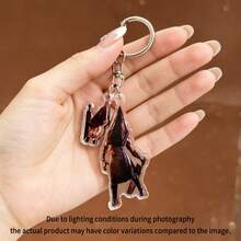 Llavero acrílico con tema de enfermera y Pyramid Head de juego de terror, regalo para fanáticos de películas y juegos, accesorio decorativo para bolsos y llaves - 1 pieza - Ver 3