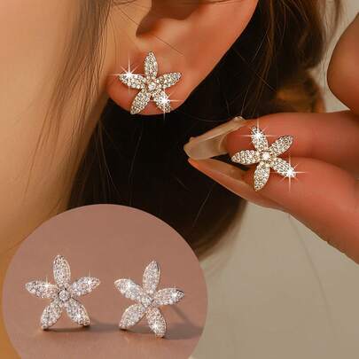 1 Đôi bông tai hoa 5 cánh cổ điển đính đá Cubic Zirconia, có hai màu vàng và bạc, thiết kế tối giản thanh lịch, phù hợp cho sử dụng hàng ngày, hẹn hò, dự tiệc và các dịp trang trọng.