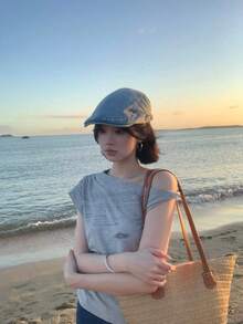 Áo thun ngắn tay nữ mùa xuân/hè bất đối xứng, hở vai, in chữ cá nhân hóa, kiểu crop top ngọt ngào và cay nồng. - Màu Xám nhạt - Xem 8