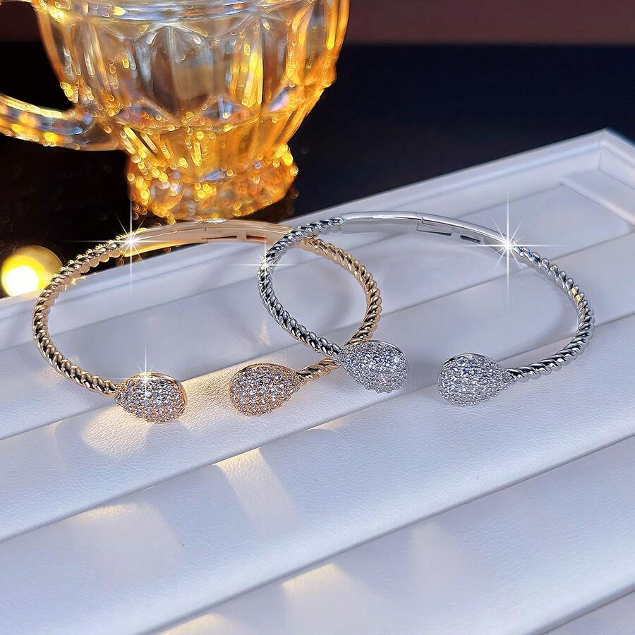 1pc Vintage Hollow Classic Bracelet, Micro-Inlaid Zirconia, Luxury Elegant Accessory Suitable For Daily Wear, Commuting And Banquet - S62307 - View 1