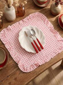 1/2/4/6pcs Square Placemat With Ruffle Edge, Fresh Minimalist Style, Kitchen Decor, Dining Table Mat, Waterproof Non-Slip Pad For Holiday Party, Birthday, Wedding, Office Desk, Coffee Table, Home Decor, All Seasons - Pink - View 3