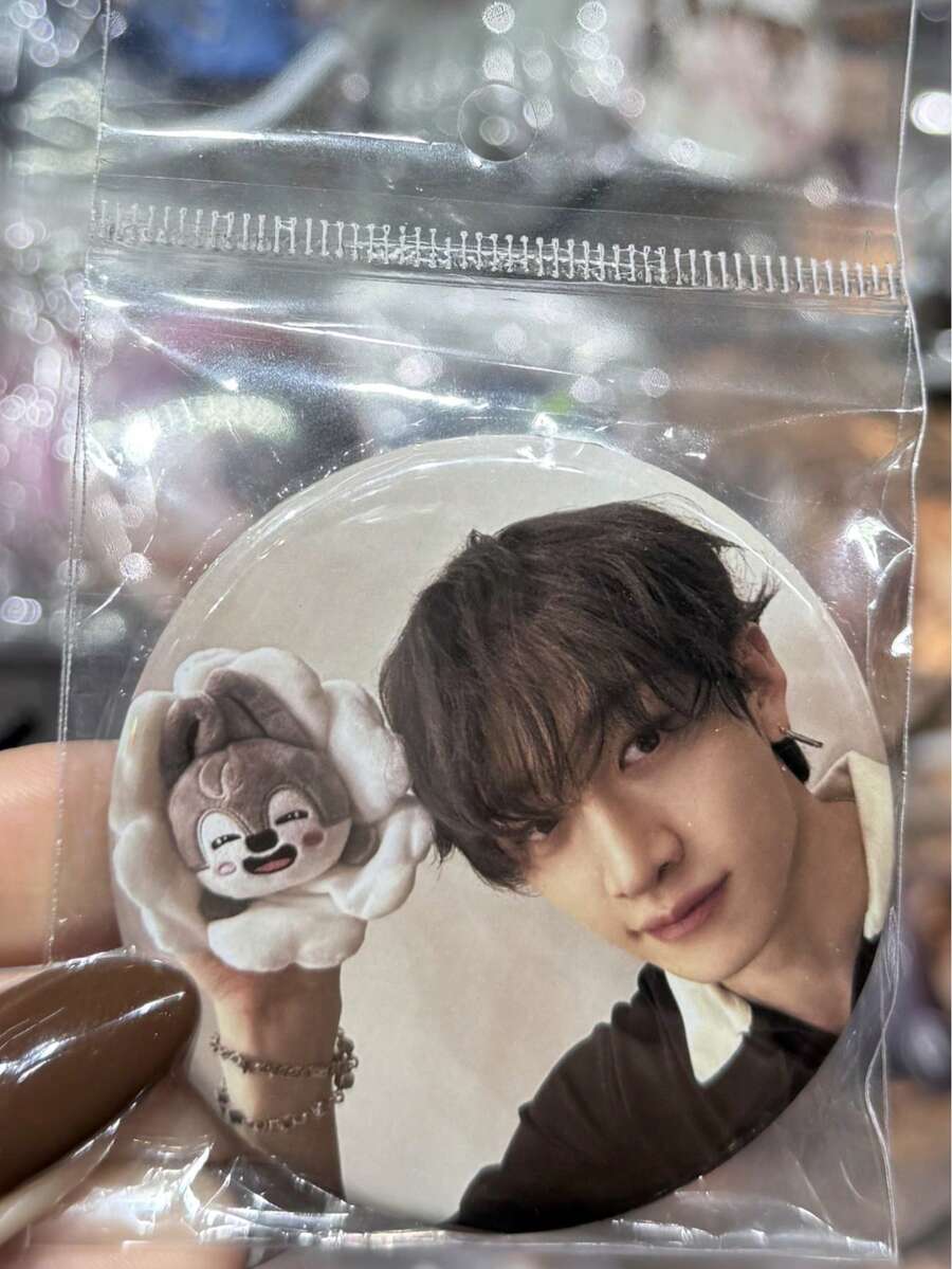 SKZ Button/Button 6cm With SKZOO. KPOP Accessories SKZ, Button Brooch, Bag Accessories, Decorations, Collection - D - Xem 1
