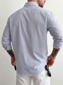 男士蓝白条纹长袖衬衫，竖条纹设计，纽扣前襟，现代修身涤纶混纺休闲办公衬衫，轻盈都市街头风上衣 - 彩色 - 查看 2