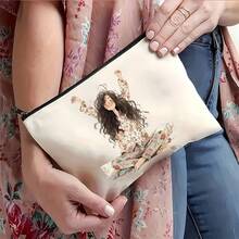 1 chiếc túi đựng mỹ phẩm in hình bé gái dễ thương, có khóa kéo, hộp đựng đồ trang điểm, thích hợp làm quà sinh nhật hoặc quà tốt nghiệp cho bạn bè, các cô gái, các bà mẹ. - Nhiều màu - Xem 4