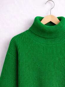 Women's Green Knit Cropped High Neck Sweater With Off-The-Shoulder Design For Winter - Verde - Ver 2