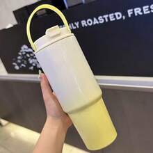 890ml保溫旅行水瓶，雙色瓶身設計，附手柄方便攜帶。大容量飲水杯，適合茶、牛奶、咖啡和飲用水。適用於學生、成人和家庭在居家、學校、戶外露營、野餐、旅行等場合使用。也是送給朋友和家人的絕佳禮物。 - 彩色 - 查看 8