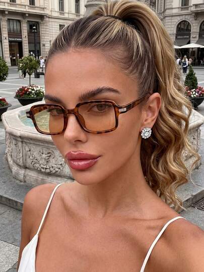 1 Pair Women's Retro Rectangular Fashion Glasses, Fashionable Style Suitable For Parties, Gatherings, Business Casual, Outdoor Travel, Beach Accessories, Back To School, College Style, Campus Style And Other Occasions, Also Suitable For Seasonal Outfit Accessories