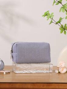 1個個性化客製化刺繡包 粉藍色化妝包 輕便大容量多功能化妝袋 婚禮伴娘禮物 女友求婚禮物 單身派對禮物 新娘團派對小禮物 度假收納袋 - 彩色 - 查看 9