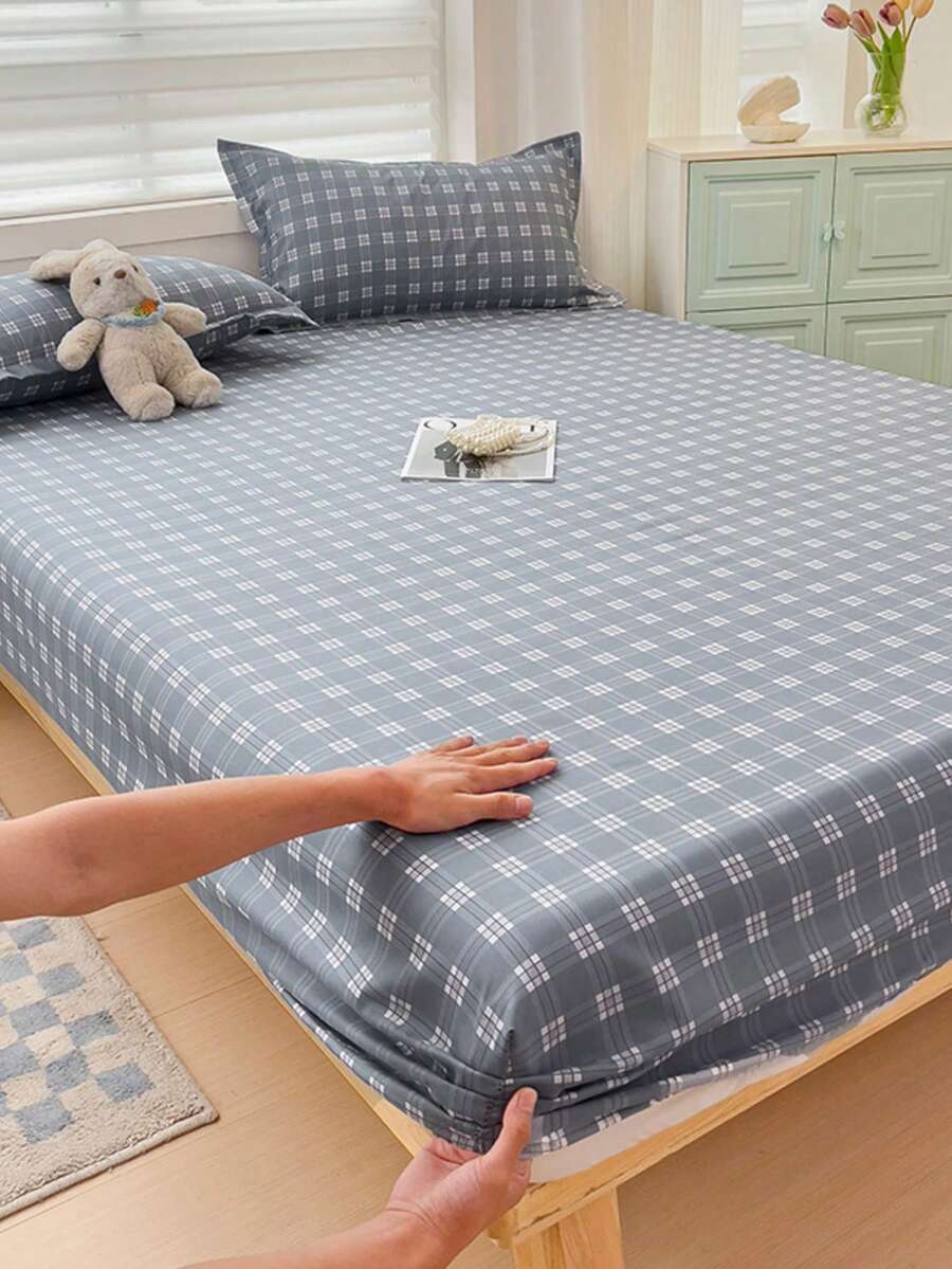 Lightweight Soft Checkered Bedding Set, 3pcs (1 Fitted Sheet, 2 Pillowcases), No Filling, Available In Multiple Sizes For Dorm & Bedroom - Grey - View 1