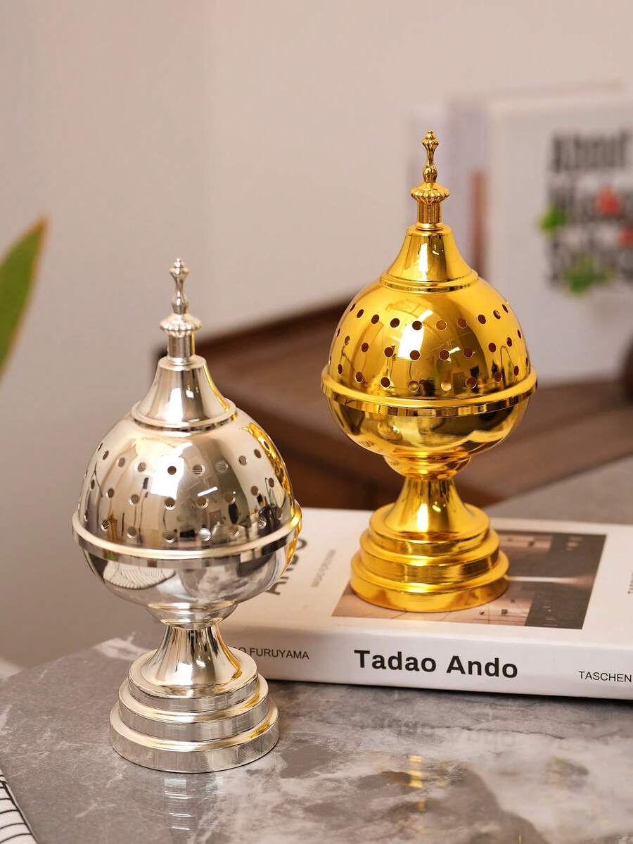 This Iron Incense Burner Is Particularly Suitable For Use On Holidays And Other Occasions. It Is 32cm High And Adopts A Beige And Black Color Scheme, And Can Also Be Used As A Minimalist Indoor Aromatherapy Device. It Elegantly And Naturally Combines The Dual Functions Of An Aromatherapy Tool And A Fragrance Diffuser, Infusing The Space With A Refreshing And Energizing Aroma. - Large Porous Incense Burner - View 1