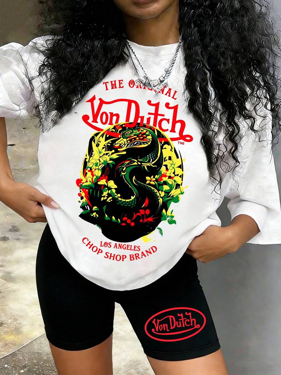 This VONDUTCH Women's Y2K Two-Piece Set Features A VONDUTCH Logo And Cartoon Print. It's A Summer Style Set With A T-Shirt And Shorts, Made Of Soft And Comfortable Fabric, Suitable For Workouts, Outdoor Activities, Parties, And More. It Also Makes A Lovely Gift. - 白色+黑色 - 查看 1