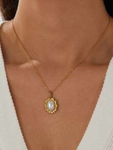 1pc Fashionable Retro Gold-Plated Lace Oval Inlaid Faux Pearl Pendant Stainless Steel Jewelry Collarbone Necklace - Gold - View 5