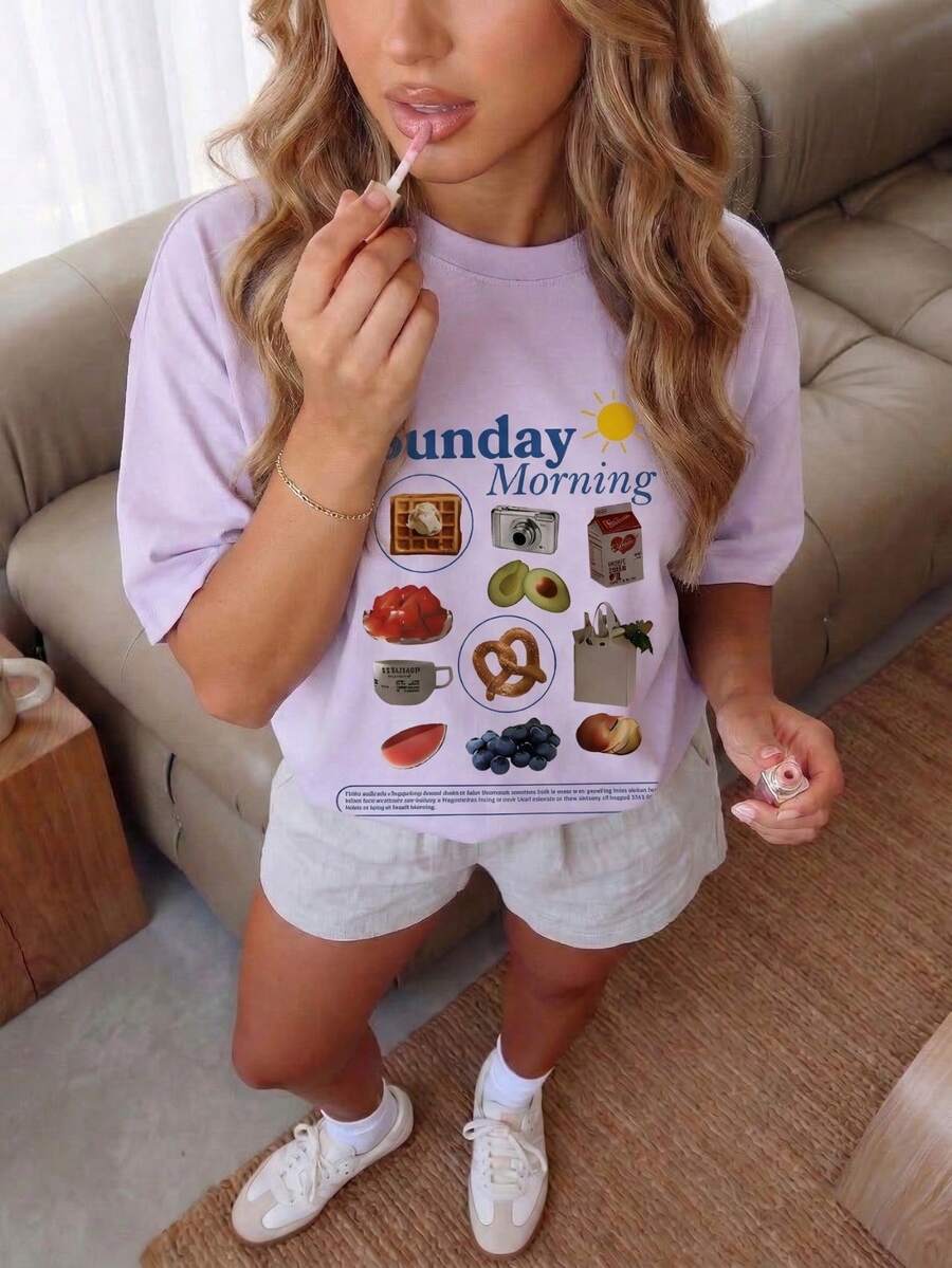 Áo thun nữ tay ngắn cổ tròn mùa hè với họa tiết khẩu hiệu "Sunday Morning", kiểu dáng casual đa năng phù hợp mặc hàng ngày.